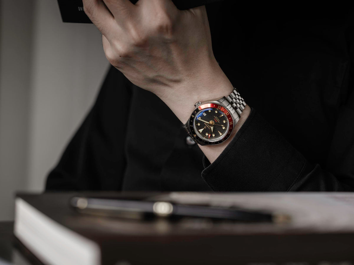 CAUGHT-GMT WATCH FOR MEN