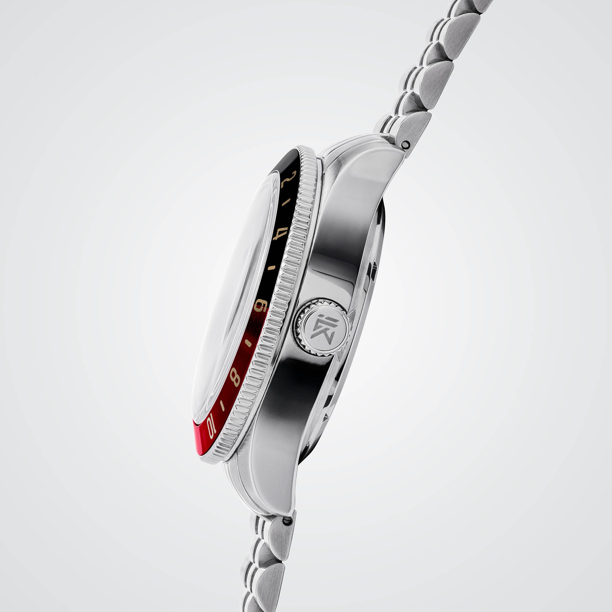 CAUGHT's Nomad Collection Silver Watch Side With Screw Crown Stainless Steel