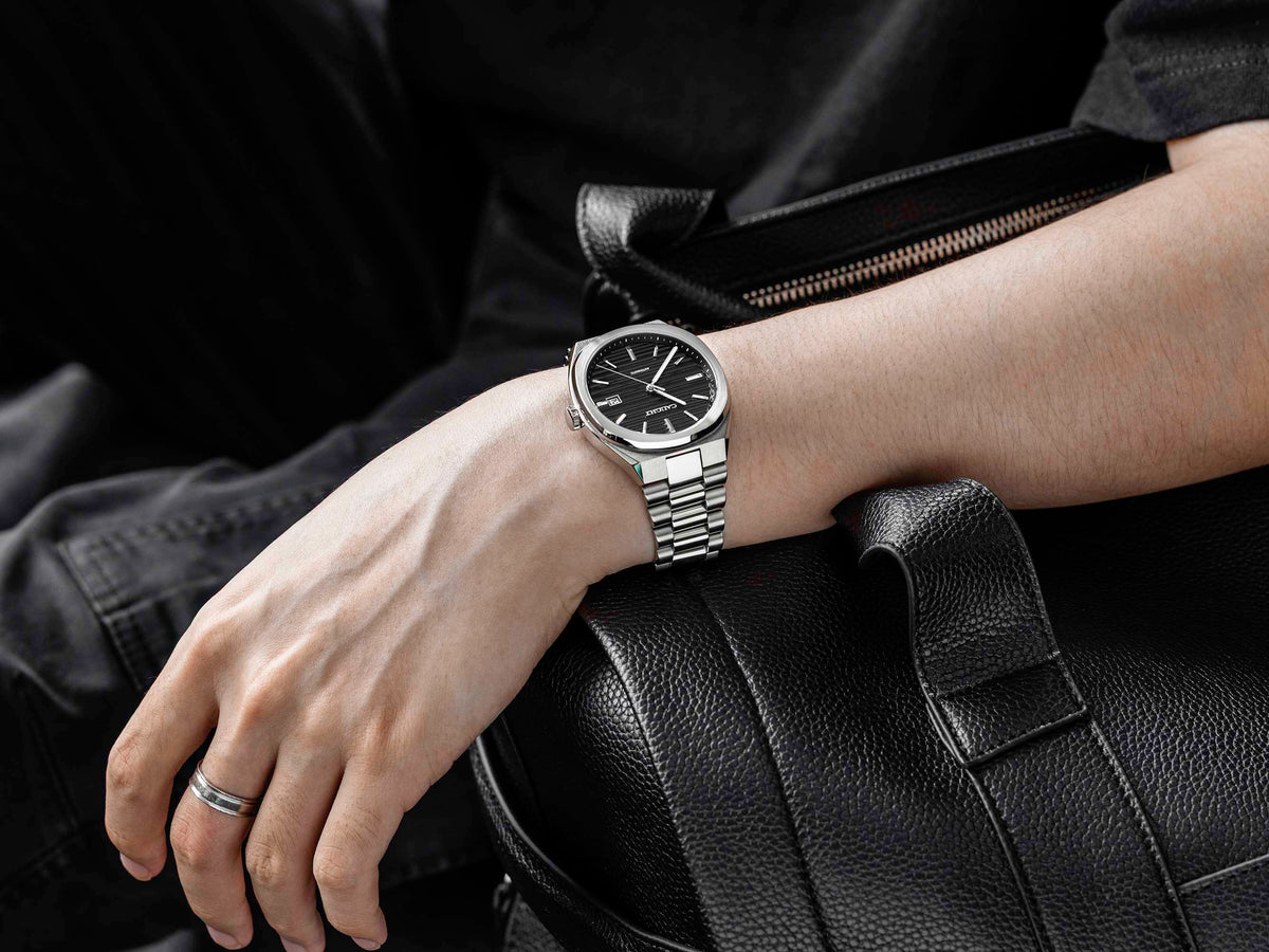 Minimalist Automatic Watches with Cigar Dial Design in Four Distinct Colors