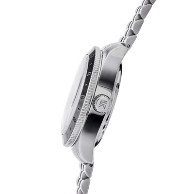 Nomad GMT watch, screw-down crown with knurling