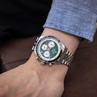 CAUGHT Grand Slammer Collection Men Wrist Watch-Green Dial Wear Display
