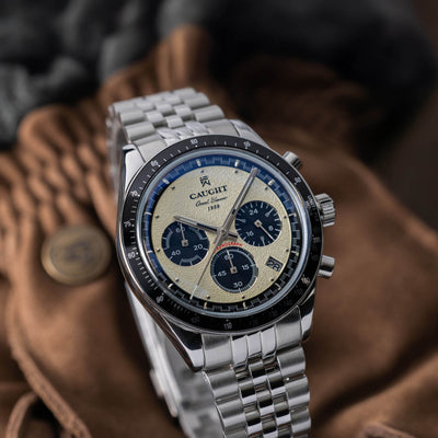CAUGHT Grand Slammer Daytona “Homage” Watch – White Dial Racing-Inspired Design, Steel Strap Luxury Wristwatch