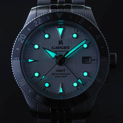 Nomad-Blue/Red GMT, luminous needles and marks, a high-quality watch of choice for travelers and adventurers.